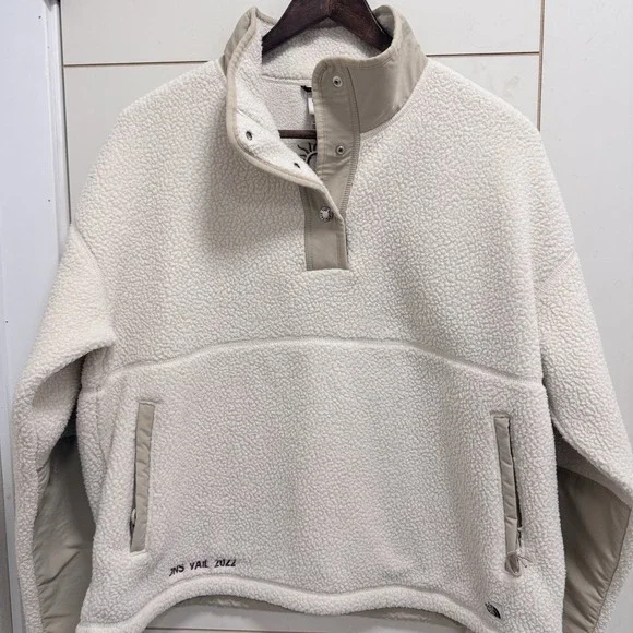 The North Face Cragmont 1/4-Snap Fleece Pullover in cream Engraved Vail 2022 L - Picture 2 of 10